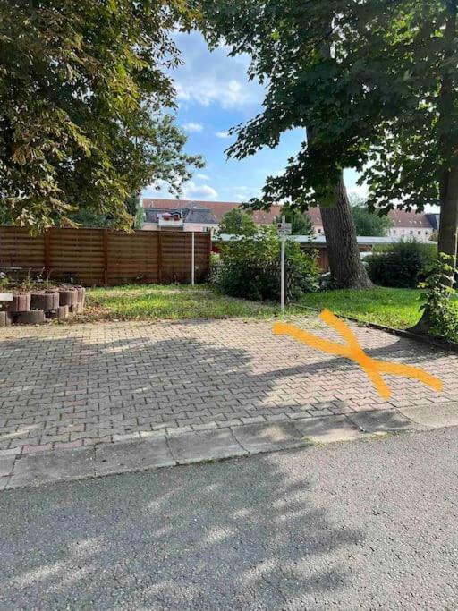 Stilvolle Ferienwohnung Mit Stellplatz Wlan Free Netflix Naehe Bahnhof Zwickau Buitenkant foto